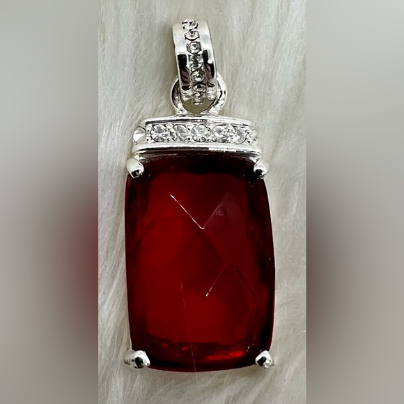 Beautiful Red Gem and Silver Finish Pendant - Picture 1 of 3